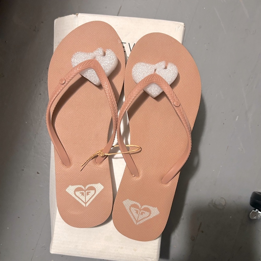 Brand New Roxy Coral Sandals